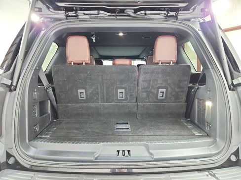 Used 2024 Ford Expedition Limited image 46