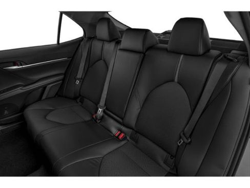 Used 2022 Toyota Camry XLE image 13