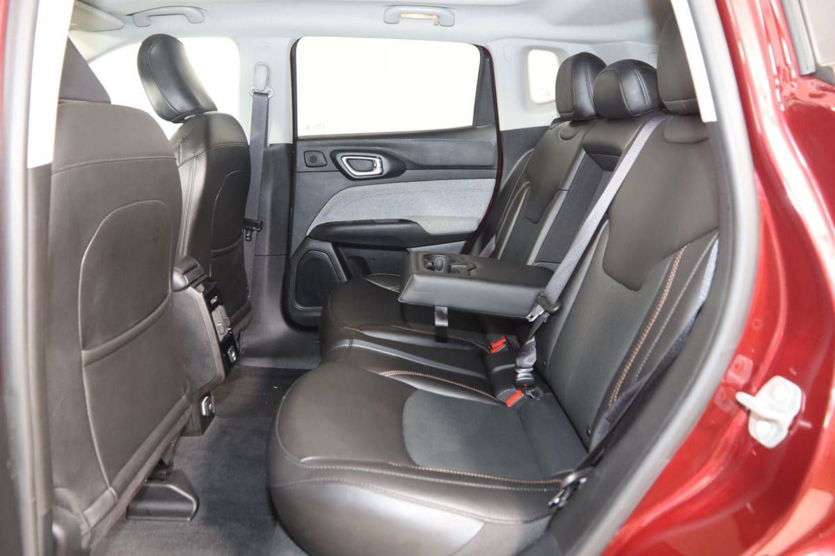 Used 2022 Jeep Compass Latitude w/ Sun and Sound Group AWD/4WD image 44
