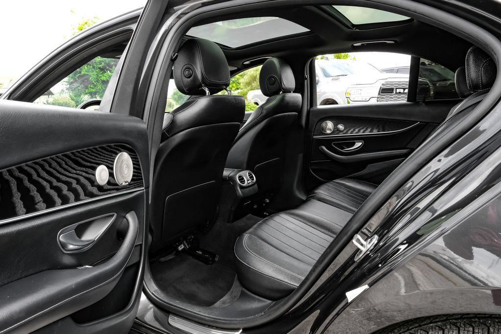 Used 2021 Mercedes-Benz E 350 4MATIC Sedan w/ Premium Package image 44