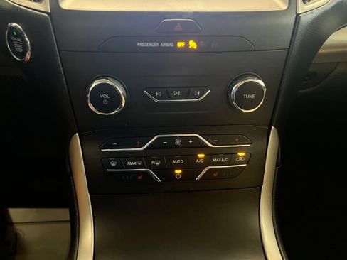Used 2020 Ford Edge SEL w/ Convenience Package FWD image 24