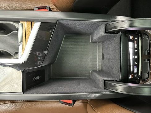 Certified 2025 Volvo XC90 B5 Plus image 21