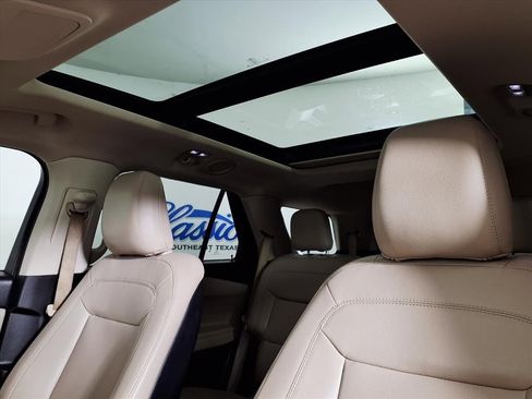 Used 2020 Ford Explorer XLT w/ Equipment Group 202A image 15