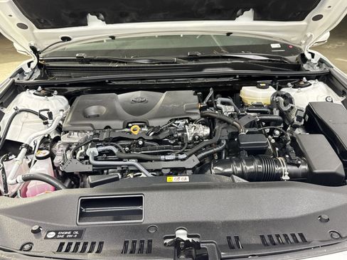 Used 2025 Toyota Camry SE FWD image 39