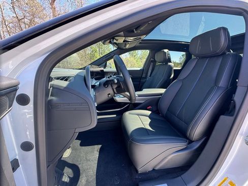 New 2025 Cadillac Lyriq Luxury image 5