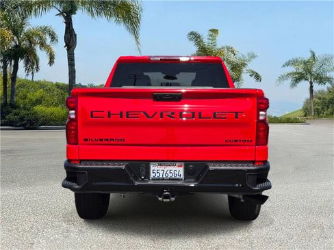 Used 2025 Chevrolet Silverado 1500 Custom Trail Boss w/ Turbomax Blackout Package AWD/4WD image 5