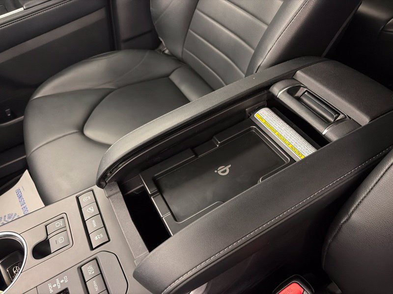 Used 2022 Toyota Highlander XLE AWD/4WD image 38
