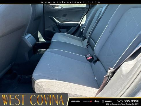 Used 2025 Volkswagen Jetta Sport FWD image 32