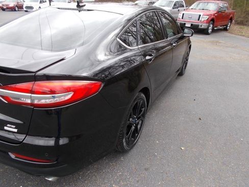 Used 2019 Ford Fusion SE w/ Equipment Group 151A image 14