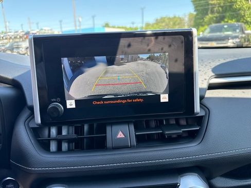 Used 2025 Toyota RAV4 XLE AWD/4WD image 22