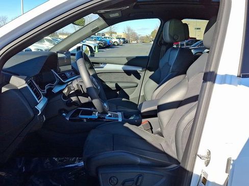 Used 2024 Audi Q5 e Premium Plus image 13