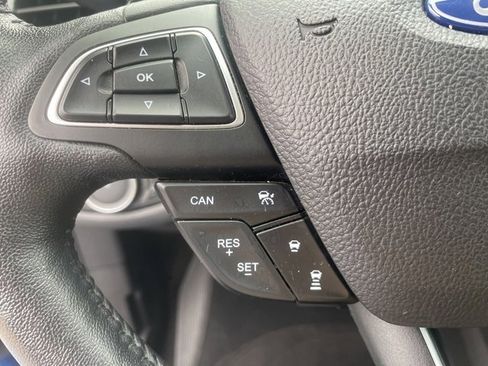 Used 2018 Ford Escape Titanium w/ Ford Safe & Smart Package image 27