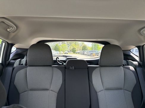 Used 2024 Subaru Crosstrek 2.0i Premium image 13