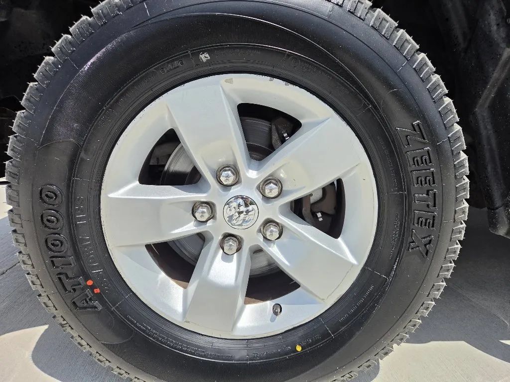 Used 2015 RAM 1500 Classic SLT RWD image 10