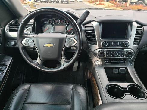 Used 2019 Chevrolet Suburban LT image 14