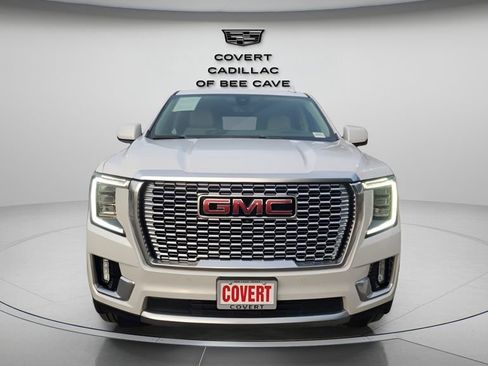 Used 2021 GMC Yukon Denali w/ Denali Premium Package image 2