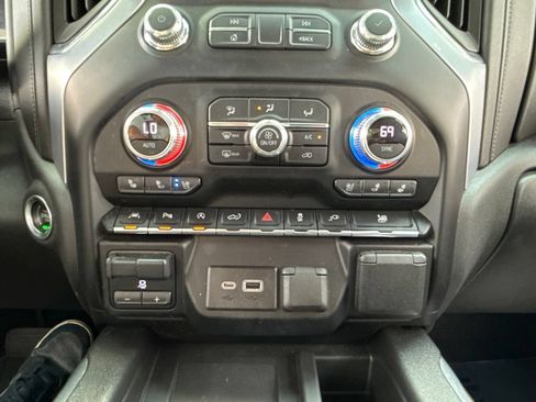 Used 2020 GMC Sierra 1500 SLT w/ SLT Premium Plus Package RWD image 48