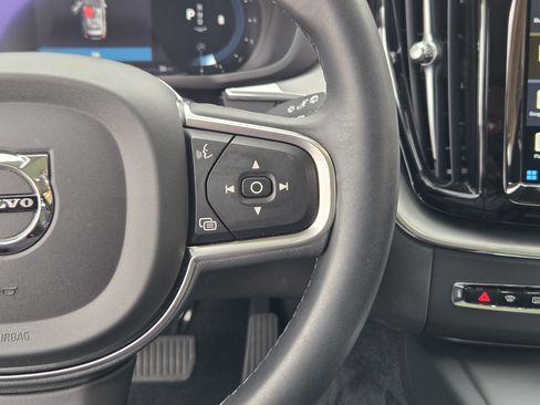 Used 2023 Volvo XC60 B5 Core w/ Climate Package image 39