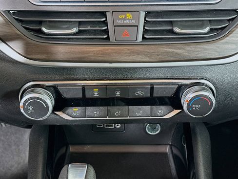 Used 2024 Nissan Altima 2.5 SV image 22