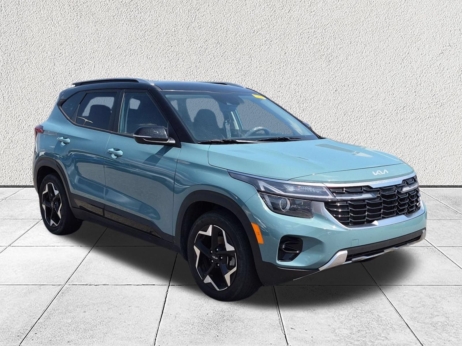 Used 2025 Kia Seltos S FWD image 1