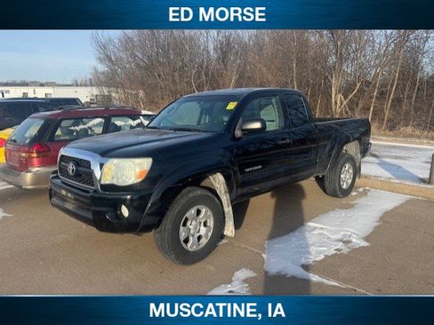 Used 2011 Toyota Tacoma PreRunner image 1