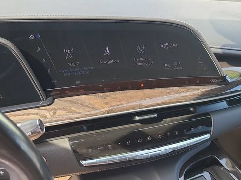 Used 2023 Cadillac Escalade ESV Premium Luxury RWD image 34
