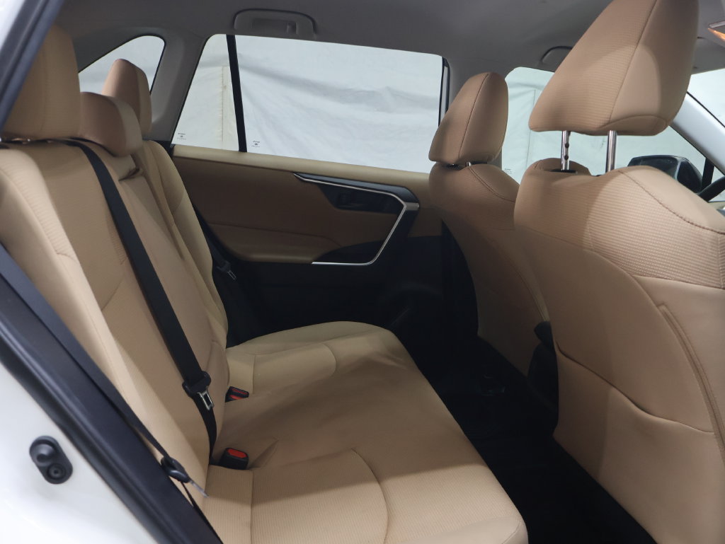 Used 2020 Toyota RAV4 LE FWD image 12