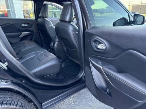 Used 2021 Jeep Cherokee Latitude Lux 80th Anniv w/ Quick Order Package 26U 80TH image 32