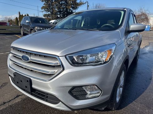 Used 2019 Ford Escape SE image 50