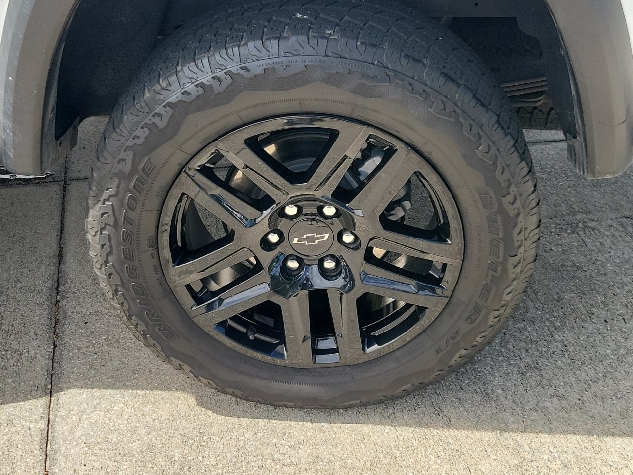 Used 2023 Chevrolet Colorado Trail Boss w/ Technology Package AWD/4WD image 5