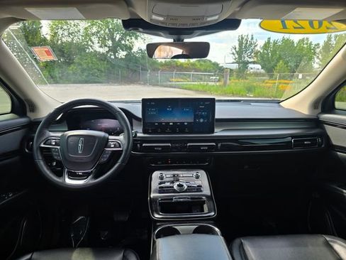 Used 2021 Lincoln Nautilus AWD image 16