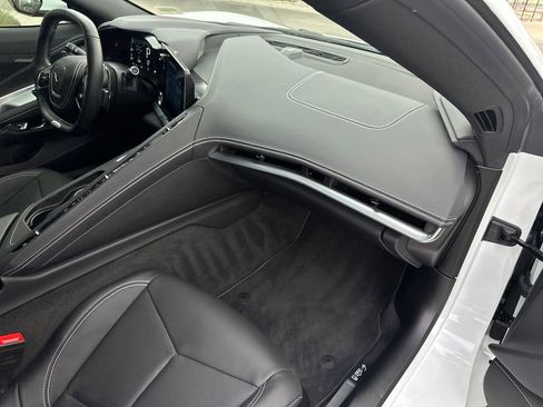 Used 2025 Chevrolet Corvette Z06 RWD image 30