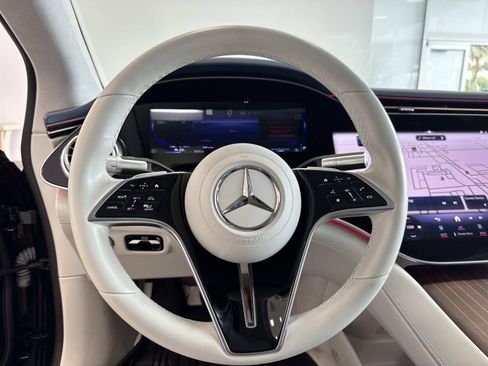 Certified 2023 Mercedes-Benz EQS 580 4MATIC Sedan image 21