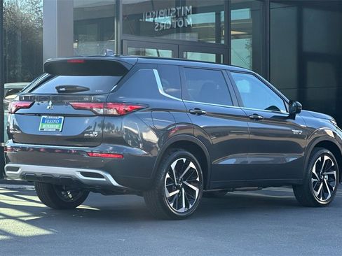 New 2025 Mitsubishi Outlander SE image 5