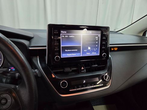 Used 2020 Toyota Corolla LE FWD image 21