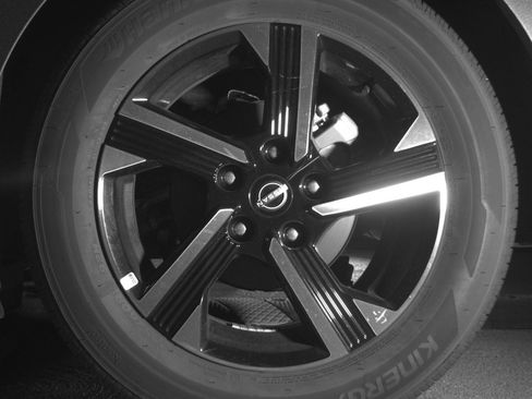 Used 2025 Nissan Sentra SV FWD image 14