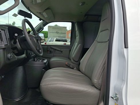 New 2026 GMC Savana 3500 w/ Driver Convenience Package RWD image 6