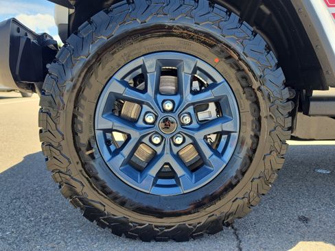 New 2026 Jeep Wrangler Unlimited Sport w/ Dual Top Group AWD/4WD image 29