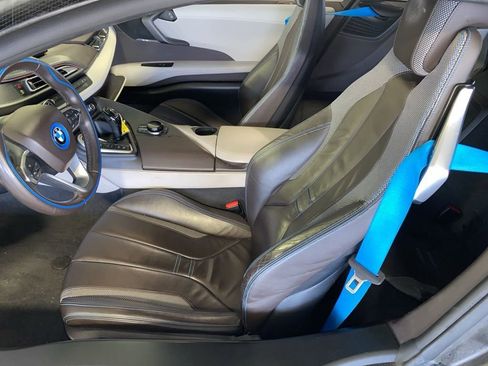 Used 2019 BMW i8 Coupe image 10