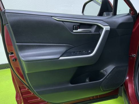 Used 2019 Toyota RAV4 XLE image 16