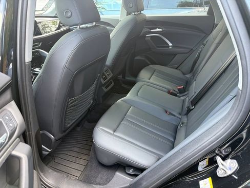 Certified 2025 Audi Q5 Premium w/ Convenience Package AWD/4WD image 6