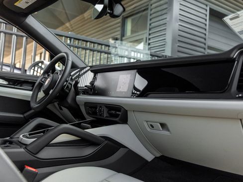 New 2026 Porsche Cayenne Coupe image 49