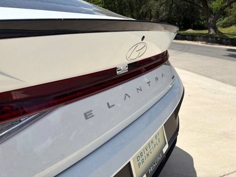 New 2025 Hyundai Elantra SEL FWD image 12