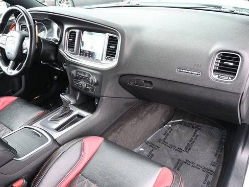 Used 2019 Dodge Charger Scat Pack w/ Dynamics Package image 9