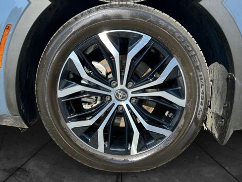 Used 2025 Toyota Crown XLE image 14