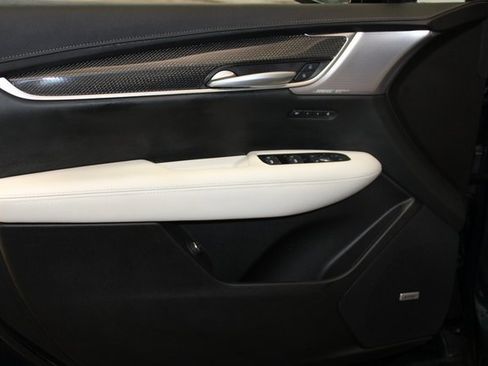 Certified 2025 Cadillac XT5 Sportv w/ Technology Package image 28