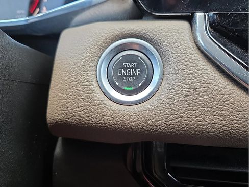 Used 2024 GMC Canyon Denali AWD/4WD image 22