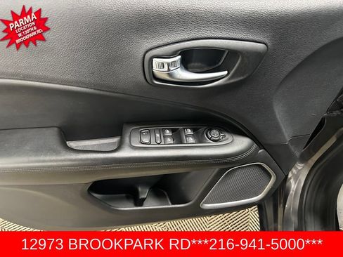 Used 2019 Jeep Compass Latitude FWD image 8