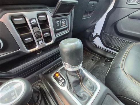 Used 2023 Jeep Gladiator Overland AWD/4WD image 9