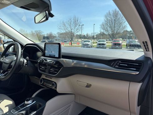 Used 2022 Ford Escape Titanium w/ Class II Trailer Tow Package image 22